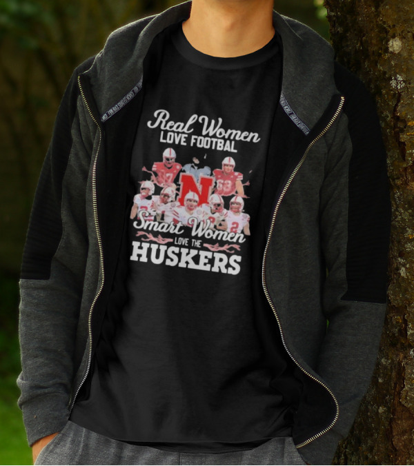 Real Women Love Football Smart Women Love The Huskers Nebraska Cornhuskers Players And Coach T-Shirt