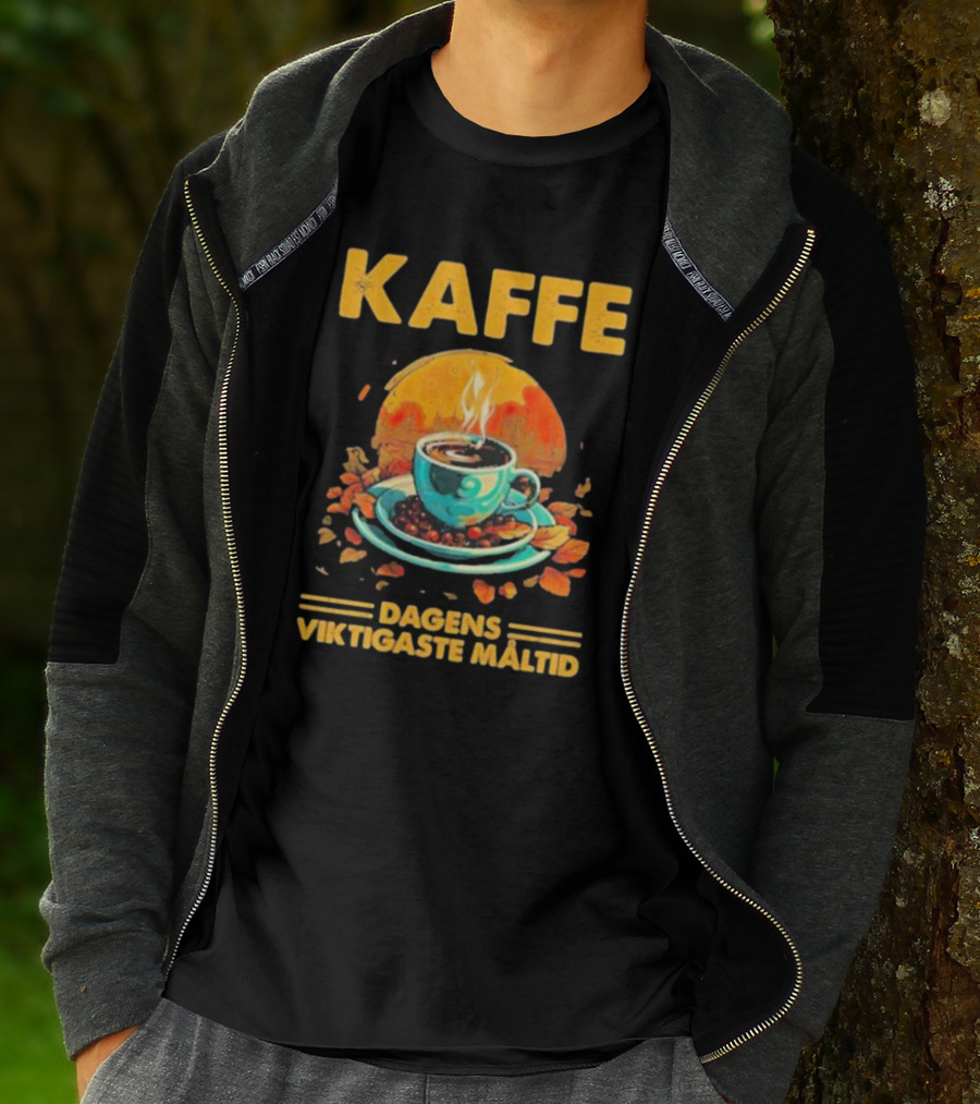 KAFFE Dagens Viktigaste Maltid Coffee Autumn Cup Leaves T-Shirt