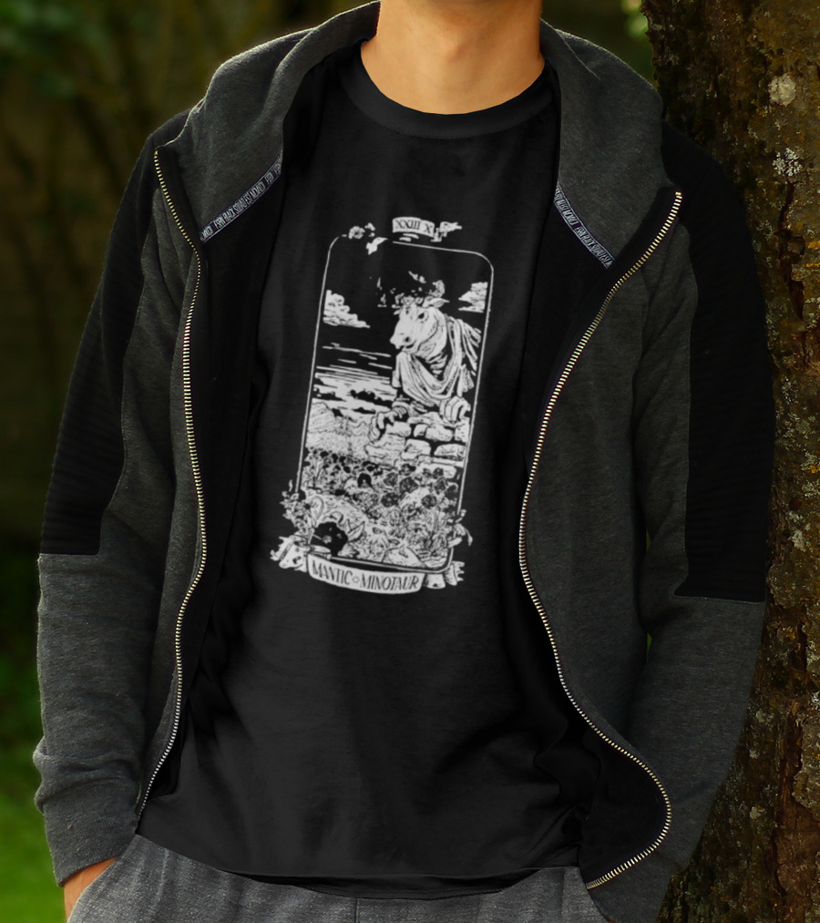 Mantic Minotaur XXIII XI Mythical Beast T-Shirt