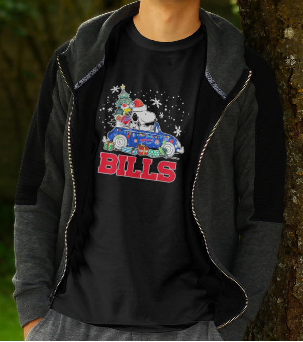 Peanuts Snoopy Woodstock Christmas Car Buffalo Bills Flag Winter Snowflakes T-Shirt