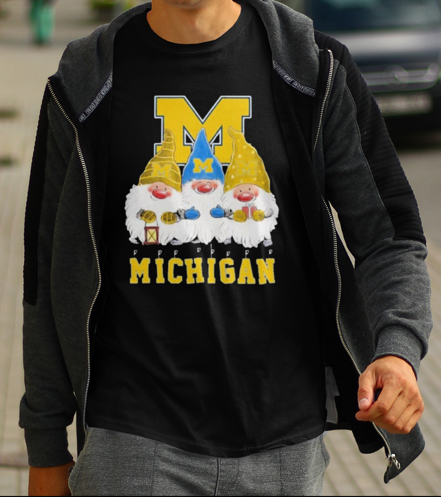 Michigan Wolverines Gnomes Merry Christmas T-Shirt