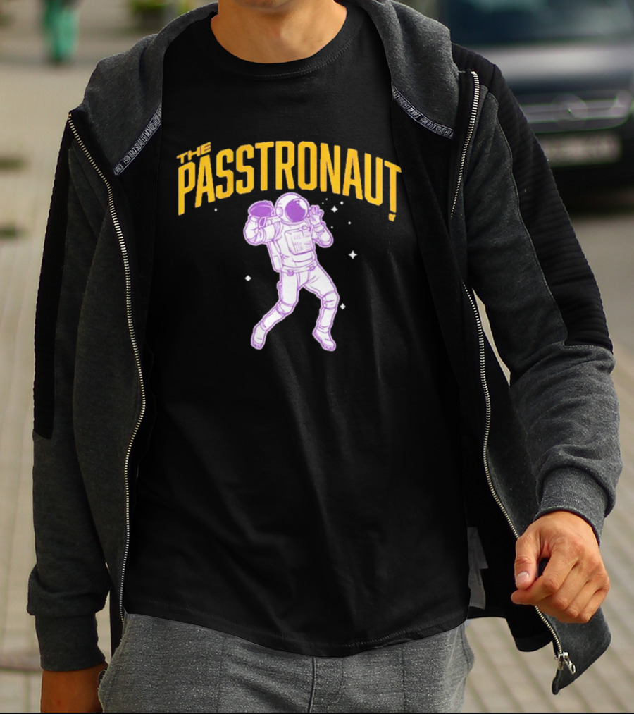 The Passtronaut Minnesota Football Astronaut Throwing Football T-Shirt