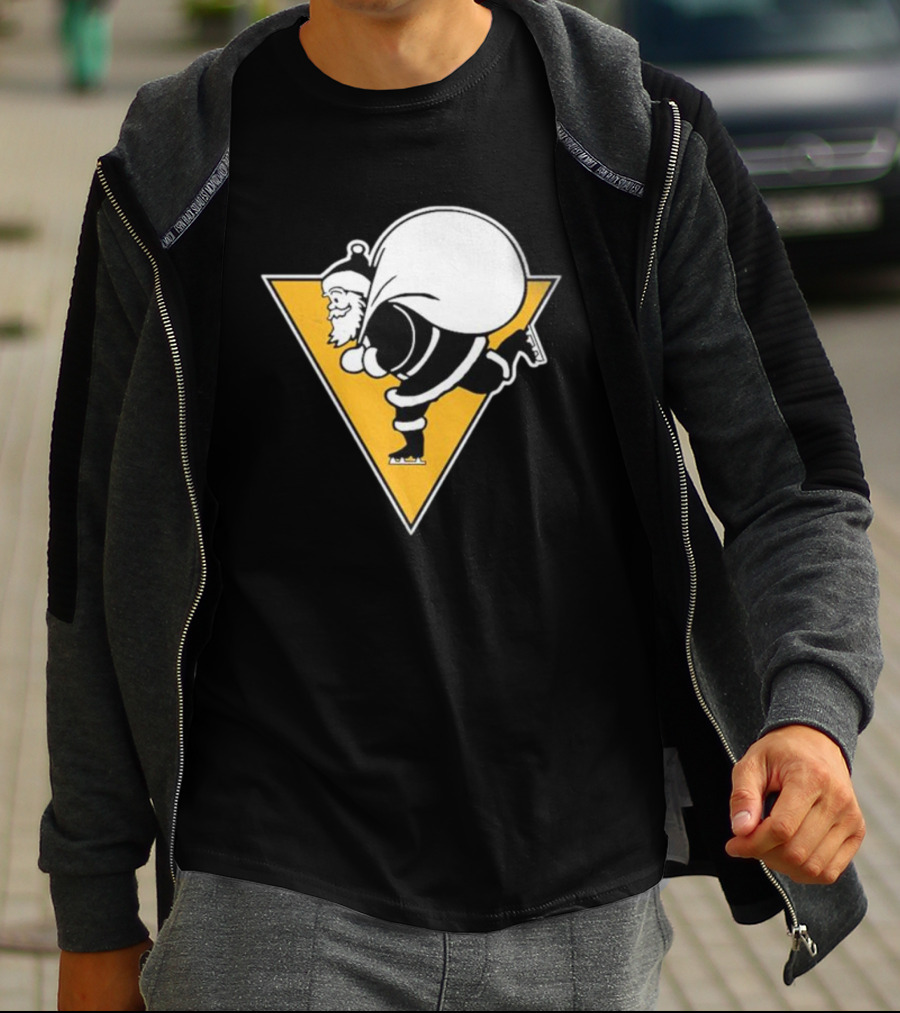 Pittsburgh Penguins Santa Skates Christmas Hockey T-Shirt