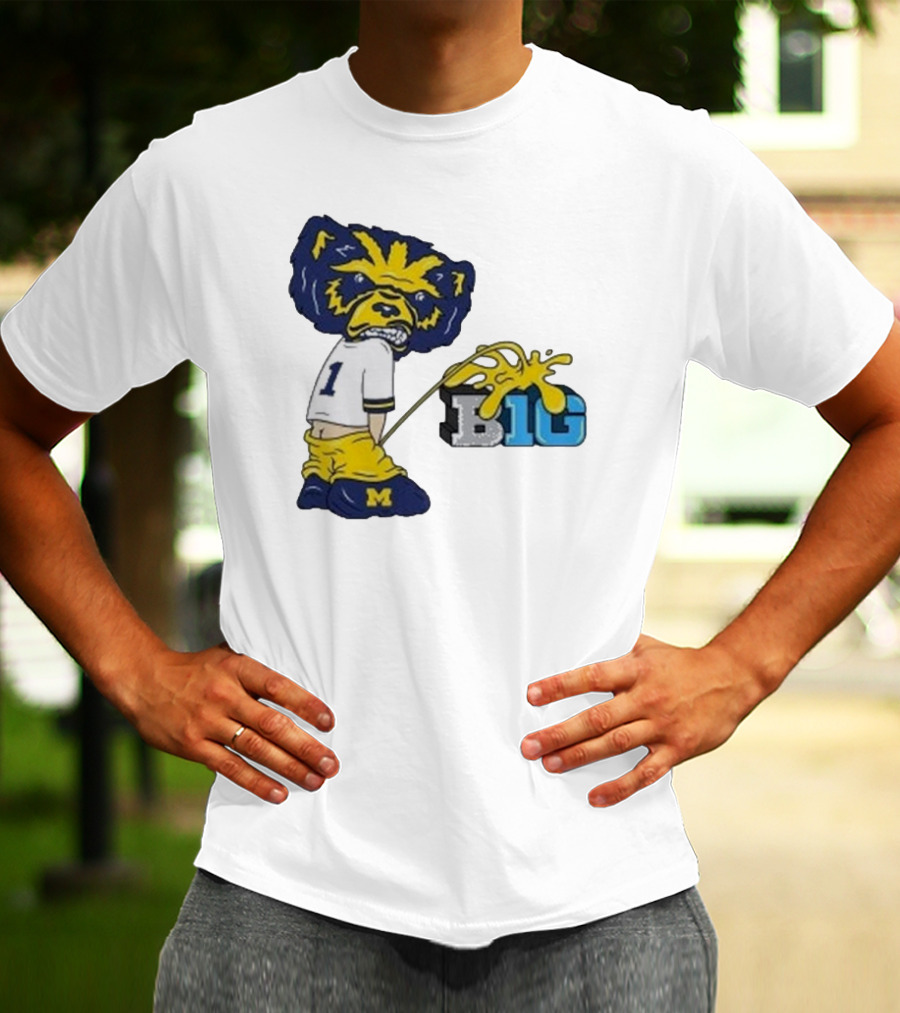 MI Wolverine Mascot Pissing On Big Ten Logo T-Shirt