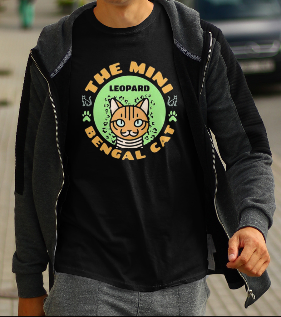 THE MINI LEOPARD BENGAL CAT PAWS AND WHISKERS ICONS T-Shirt