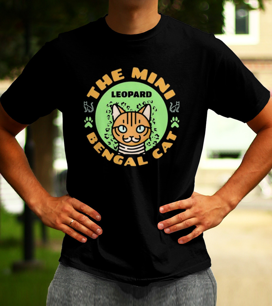 THE MINI LEOPARD BENGAL CAT PAWS AND WHISKERS ICONS T-Shirt