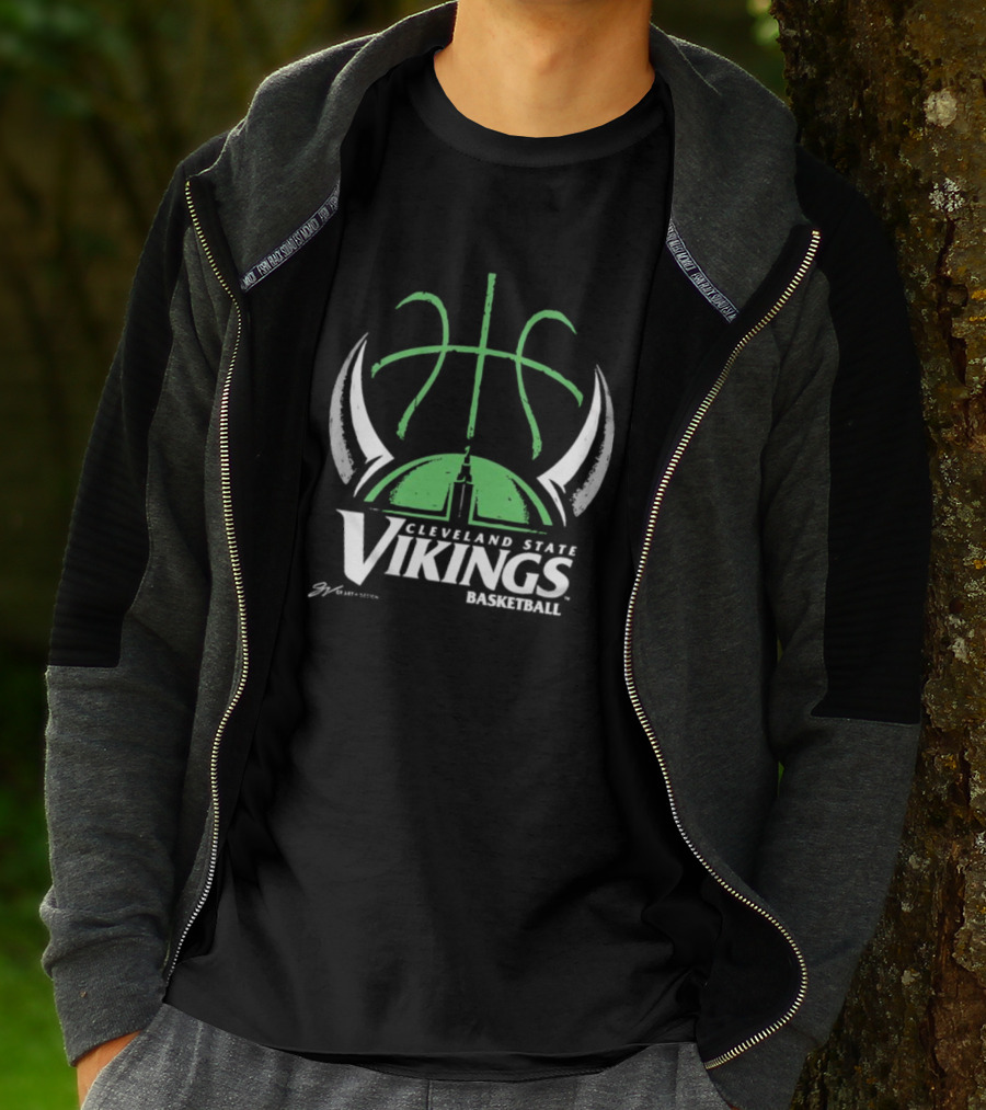 Cleveland State Vikings Basketball Green Viking Helmet Basketball T-Shirt