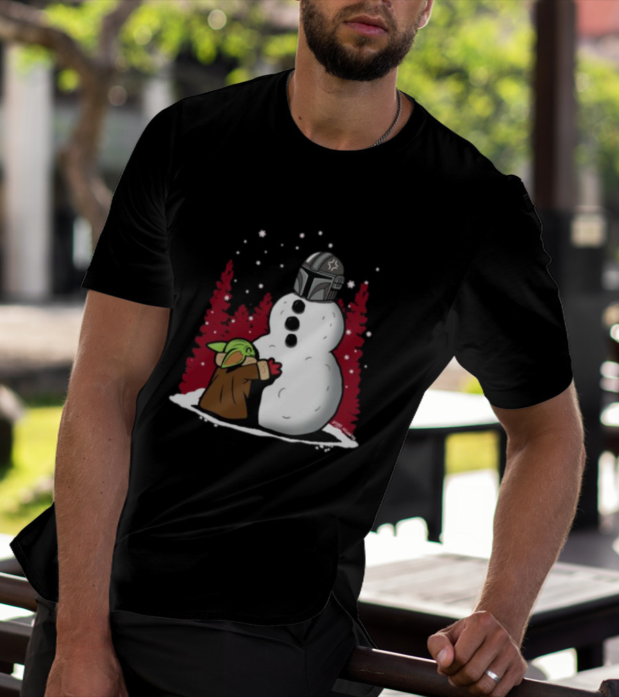 The Best Snowman In The Parsec Yoda Hugs Snowman Mandalorian Helmet Snow Star Wars T-Shirt