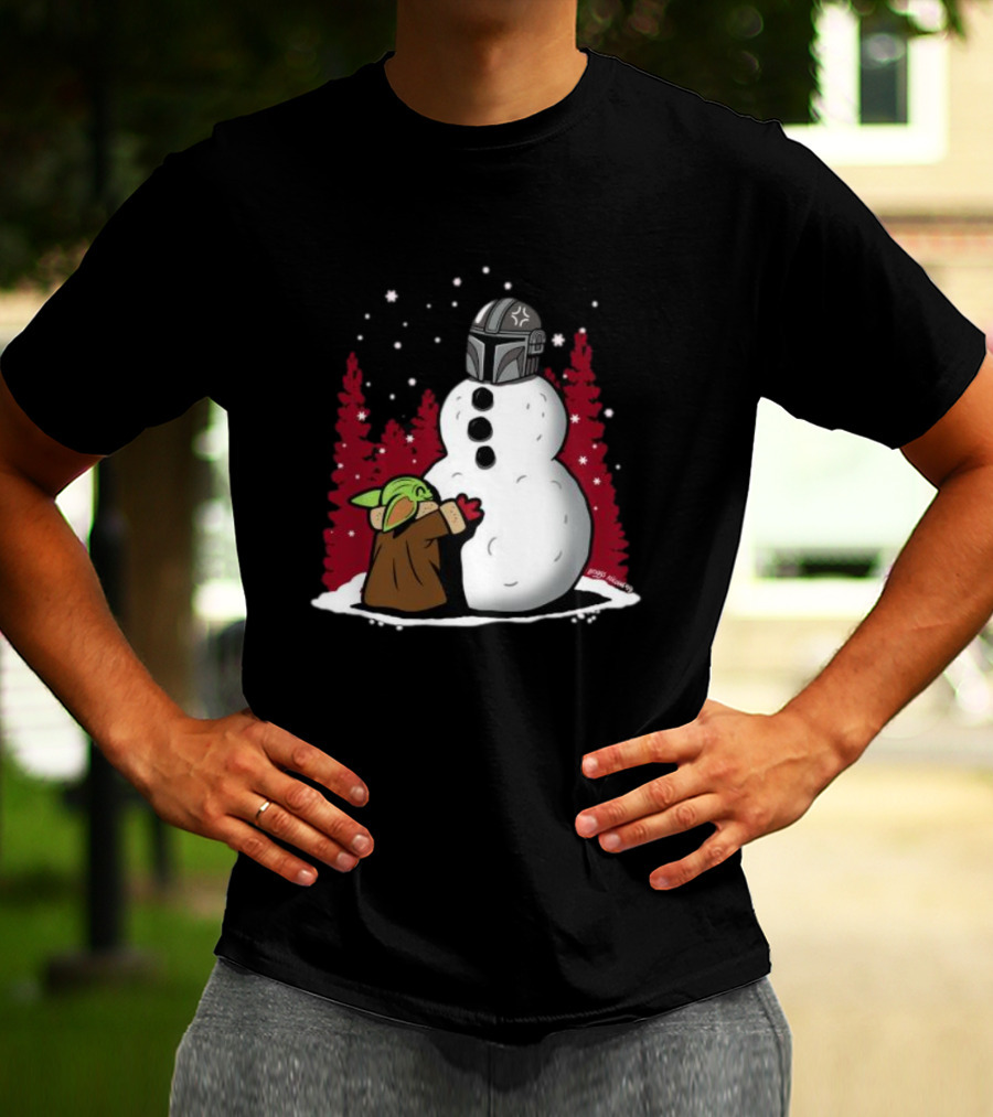 The Best Snowman In The Parsec Yoda Hugs Snowman Mandalorian Helmet Snow Star Wars T-Shirt