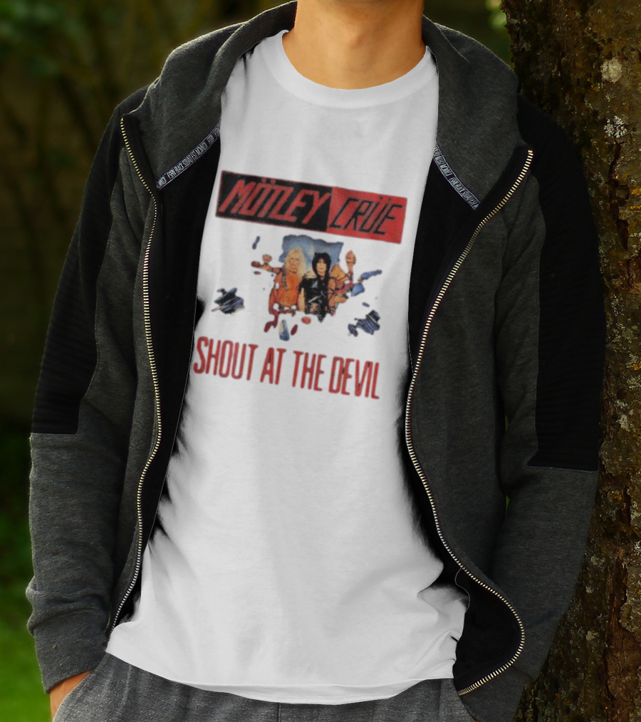Mötley Crüe Shout At The Devil Classic Album Cover T-Shirt