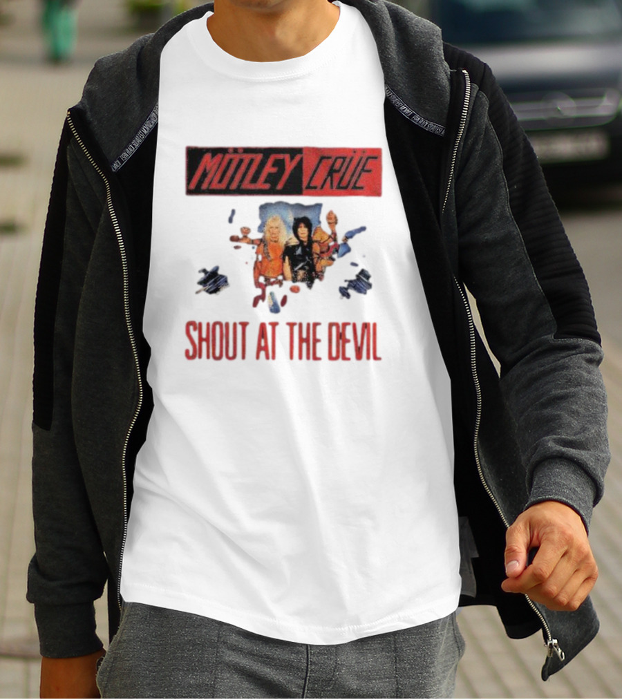 Mötley Crüe Shout At The Devil Classic Album Cover T-Shirt