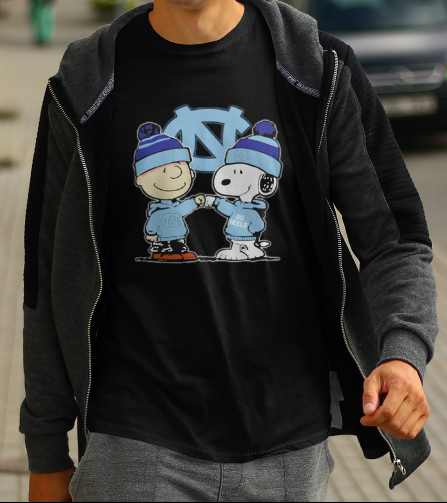 Snoopy And Charlie Brown Go Heels UNC Tar Heels Fist Bump North Carolina T-Shirt