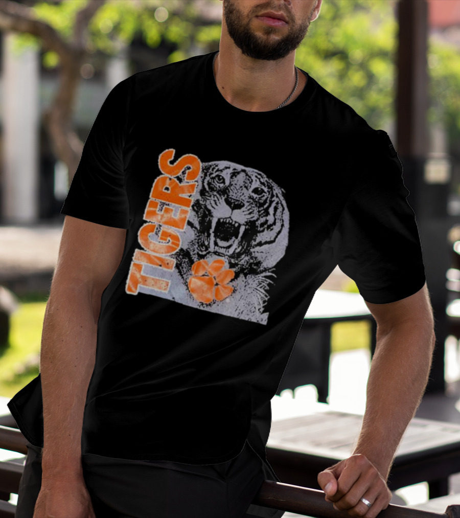 90s Clemson Tigers Vintage College Athletic Roaring Tiger With Orange Paw T-Shirt