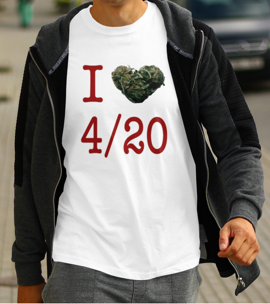 Rihanna Wearing I Heart 4/20 Day T-Shirt
