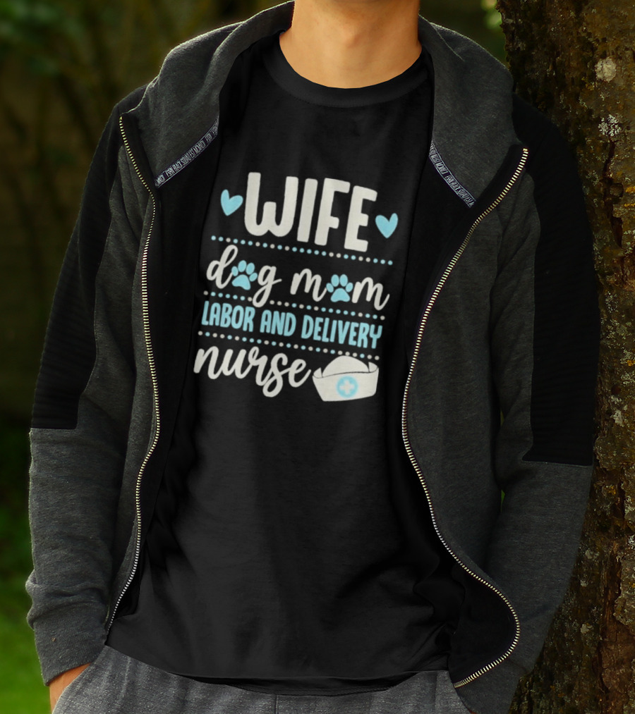 Wife Dog Mom Labor And Delivery Nurse Valentine's Day Love With Paws And Nurse Cap T-Shirt