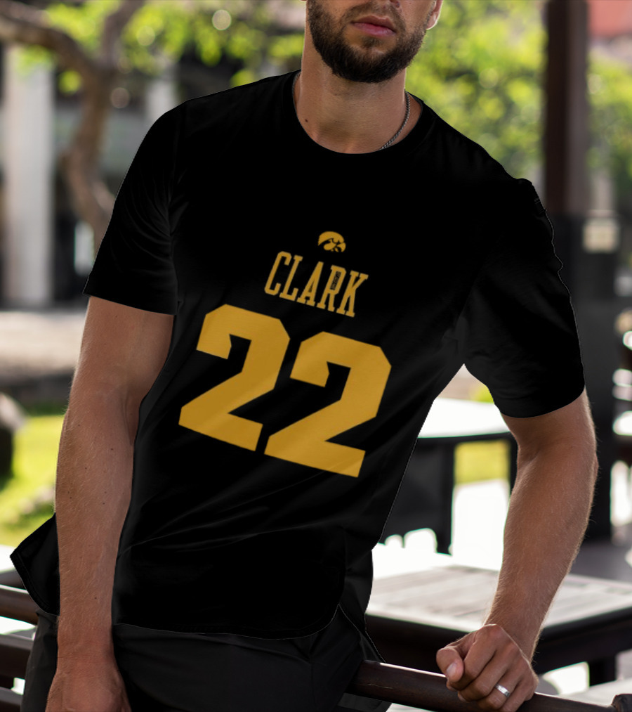 Caitlin Clark Iowa Hawkeyes 22 Record Breaking T-Shirt