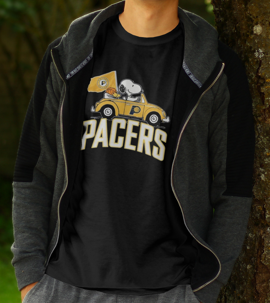 Indiana Pacers Snoopy Fan Forever Basketball Team Car Flag T-Shirt