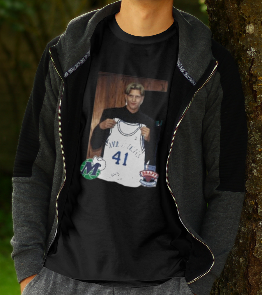 Luka Doncic Dirk Nowitzki Mavericks 41 NBA Draft Jersey Photo T-Shirt