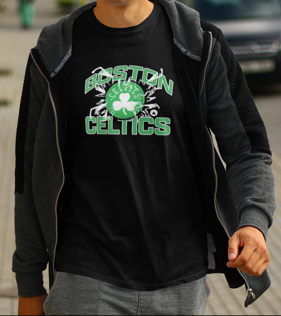 Boston Celtics Fanatics Shattered Logo Burst T-Shirt