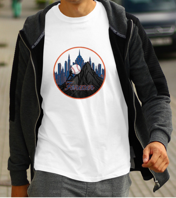 New York Met Fan Forever Skyline Baseball Statue T-Shirt