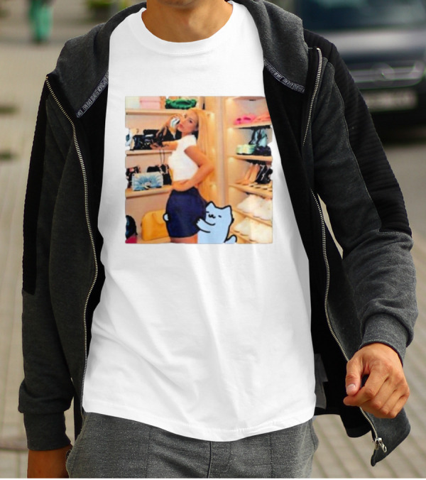 Iggy Azalea Culture Closet Fashion With Cute Cat T-Shirt