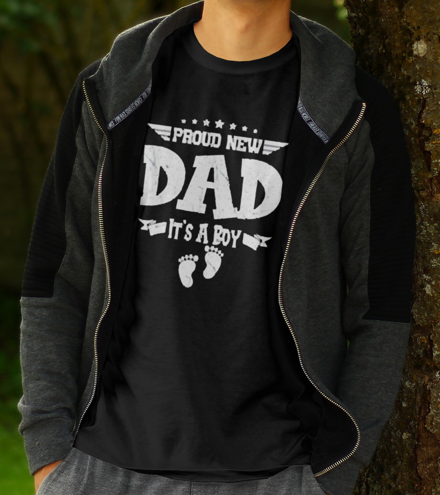 Proud New Dad It's A Boy Fathers Day Gift With Baby Footprints T-Shirt