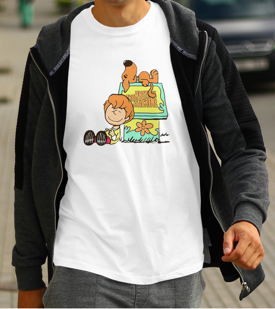 Scooby Doo And Shaggy Rogers Snoopy Style Mystery Machine T-Shirt