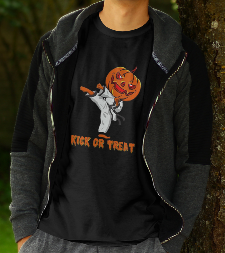 Kick Or Treat Taekwondo Pumpkin Halloween T-Shirt