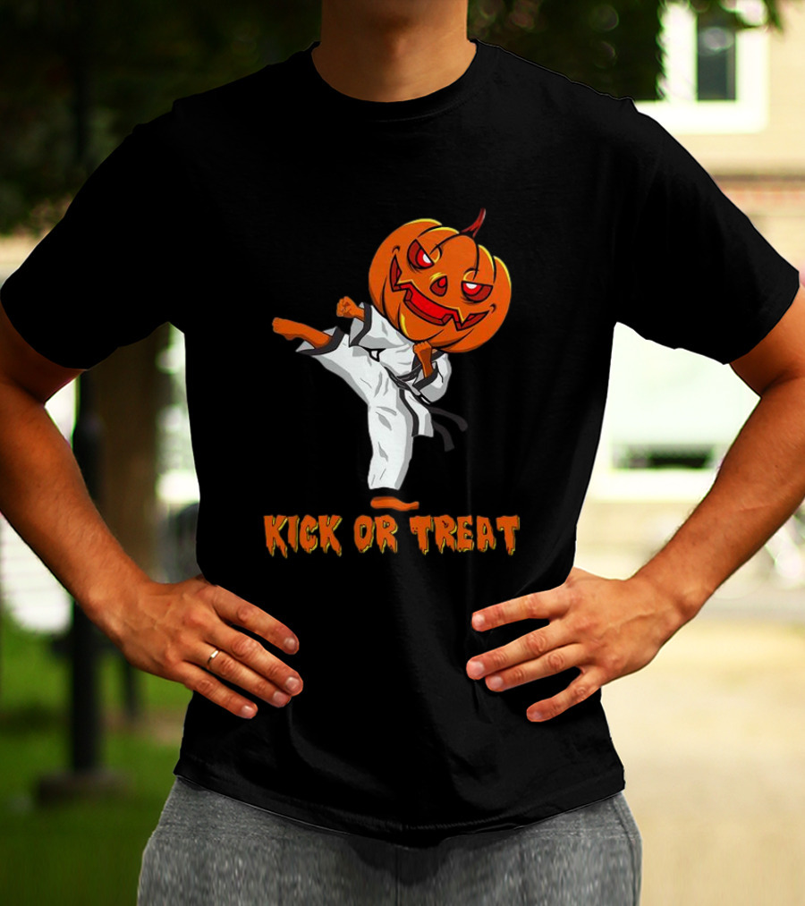 Kick Or Treat Taekwondo Pumpkin Halloween T-Shirt