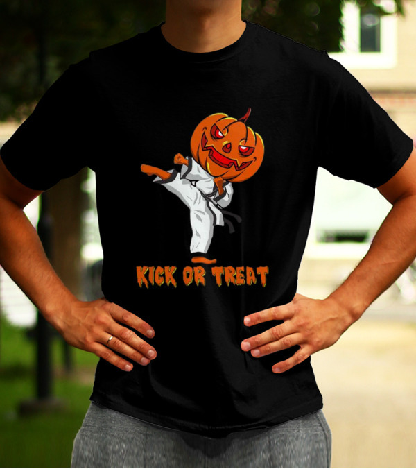 Kick Or Treat Taekwondo Pumpkin Halloween T-Shirt