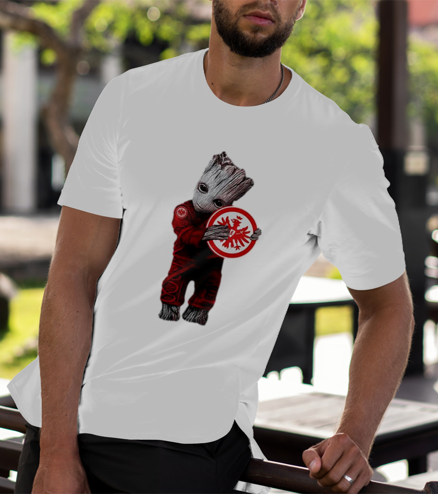 Baby Groot Hugging Eintracht Frankfurt Emblem T-Shirt