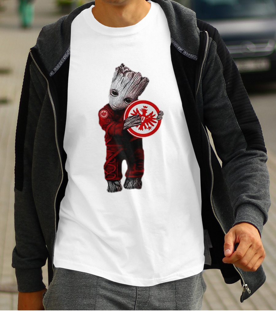 Baby Groot Hugging Eintracht Frankfurt Emblem T-Shirt