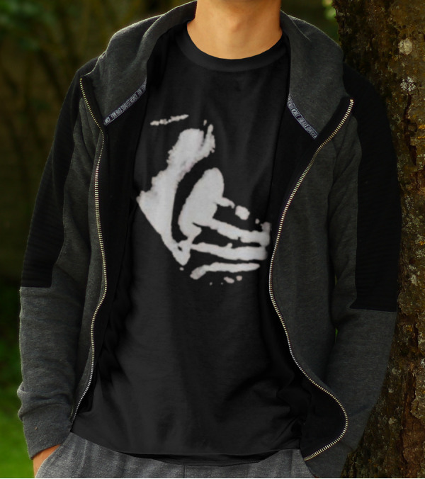 Portal Camila Brasil I Luv It Photo Optical Illusion Black And White Hand Face T-Shirt
