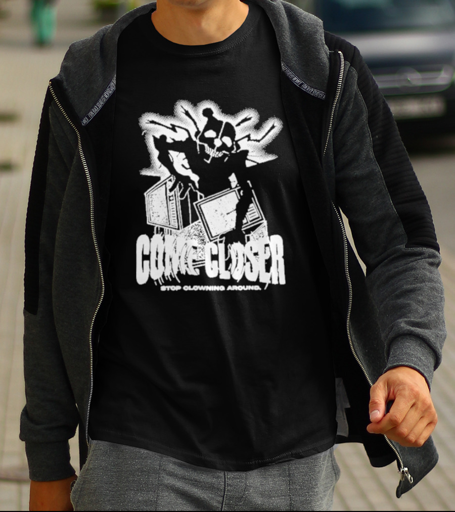 COME CLOSER STOP CLOWNING AROUND Jack-in-the-Box Skeleton With Lightning Effects T-Shirt