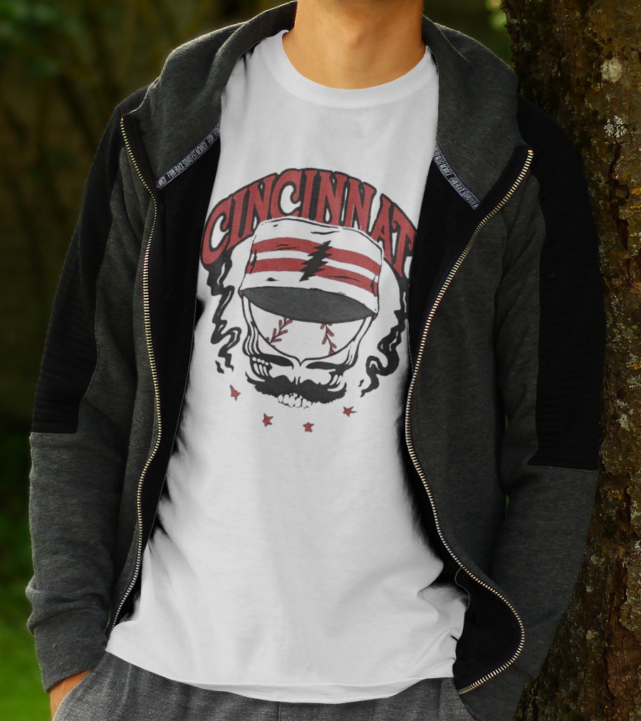 Cincinnati Reds Grateful Dead Skull Collaboration T-Shirt