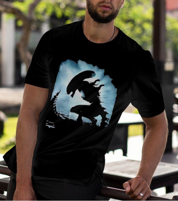 Alien Romulus Silhouette Against Oceanic Horizon 89 Rotten Tomatoes Debut T-Shirt