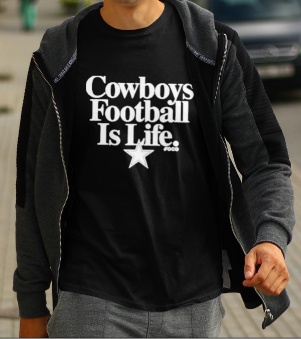 Calvin Watkins Cowboys Football Is Life Star Foco T-Shirt