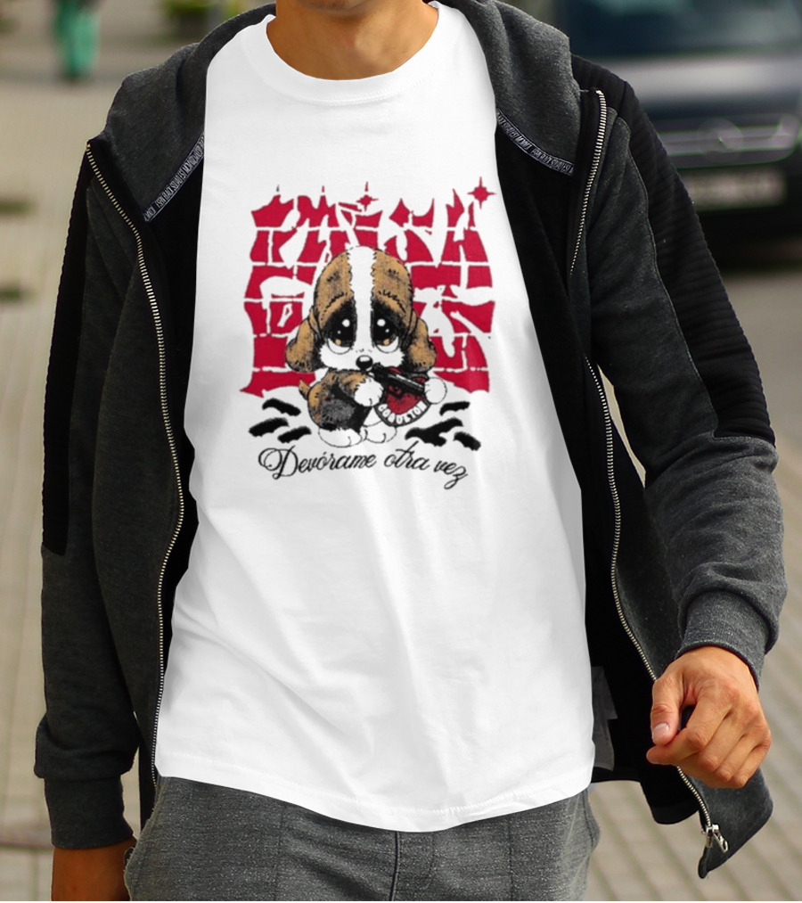 Coqueton Graffiti Style Devorame Otra Vez Puppy Holding Heart T-Shirt