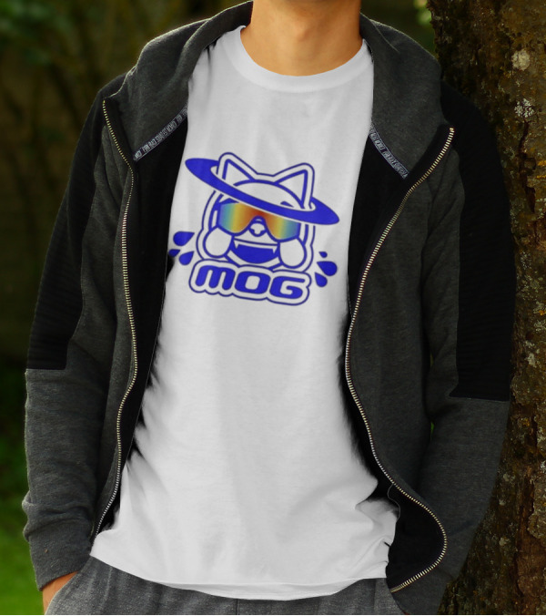 Mog Rainbow Gradient Spectacles Cat With Blue Outline Orbital Halo T-Shirt