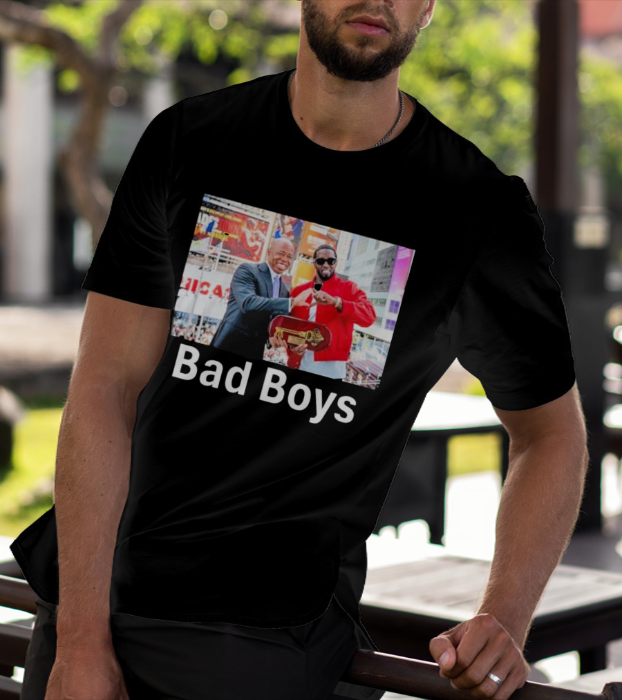 Bad Boys P Diddy And Eric Adams Key Exchange At Times Square Event T-Shirt