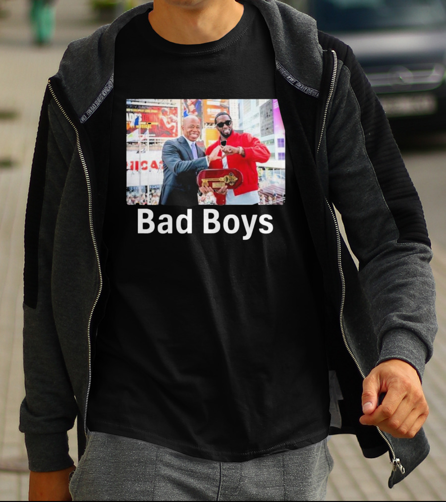 Bad Boys P Diddy And Eric Adams Key Exchange At Times Square Event T-Shirt