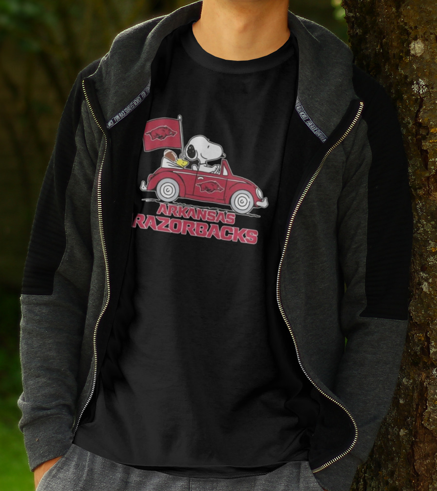 Snoopy And Woodstock Driving Car With Arkansas Razorbacks Flag T-Shirt