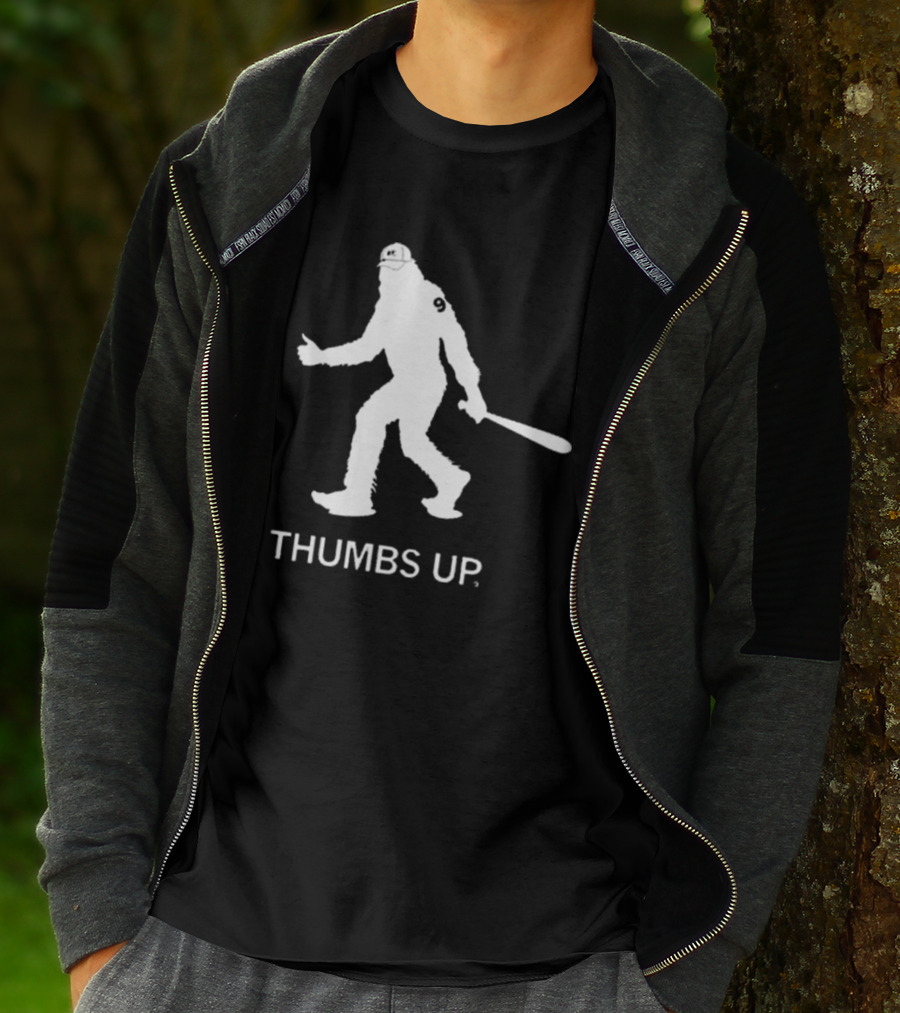 THUMBS UP Bigfoot Baseball Player Vintage T-Shirt