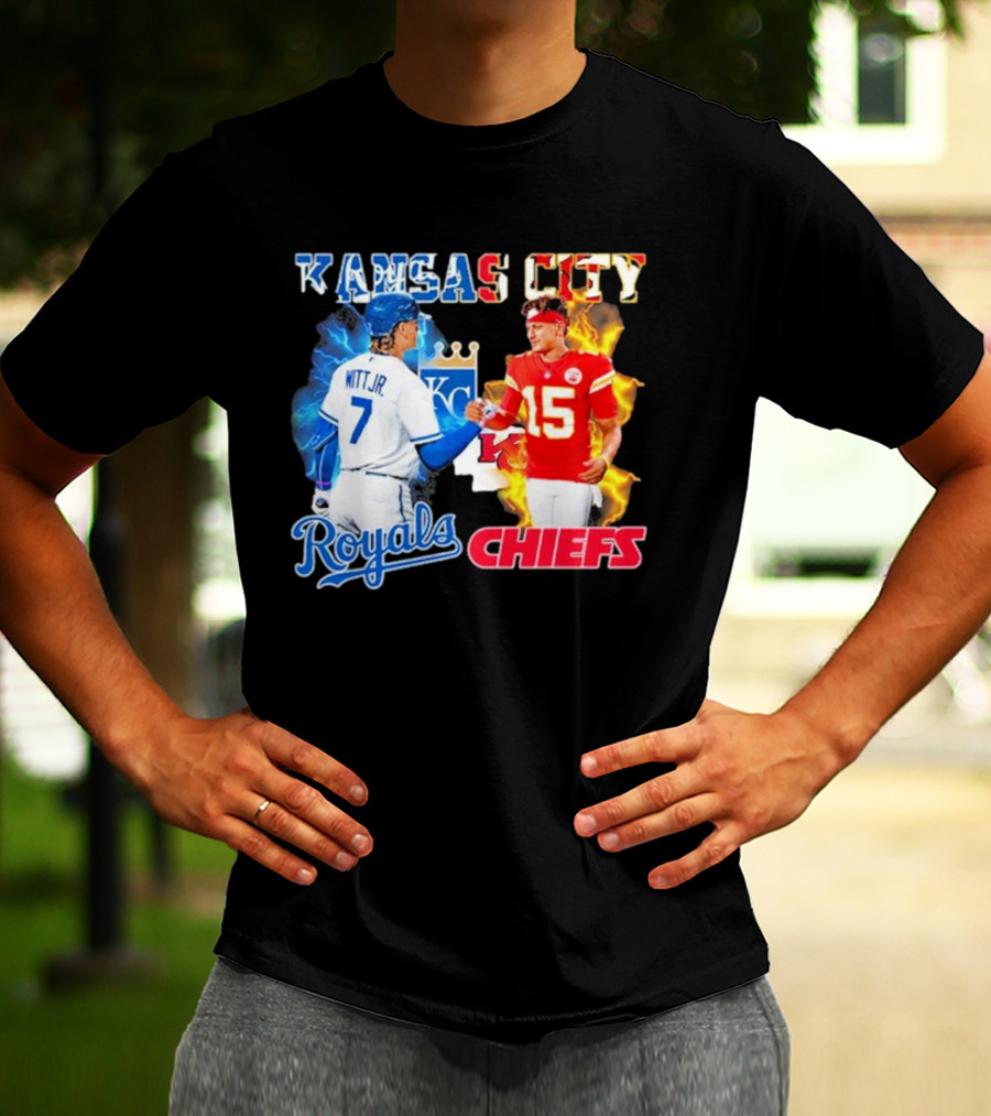 Kansas City Royals Bobby Witt Jr Shake Hands Chiefs Patrick Mahomes T-Shirt