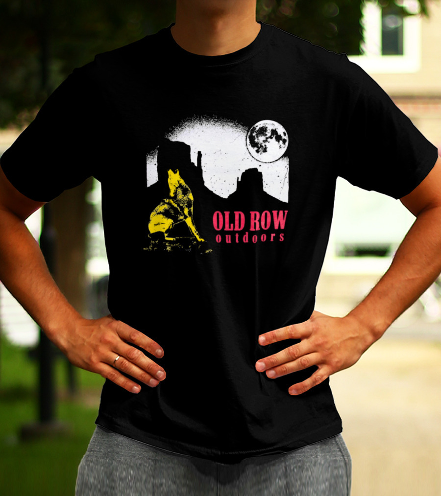 Old Row Outdoors Coyote Moon Silhouette Desert Scene T-Shirt