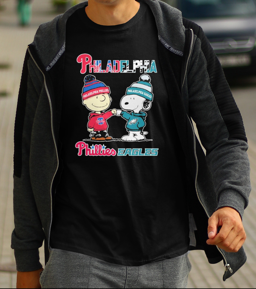 Philadelphia Phillies Eagles Snoopy Charlie Brown Fist Bump Collaboration T-Shirt