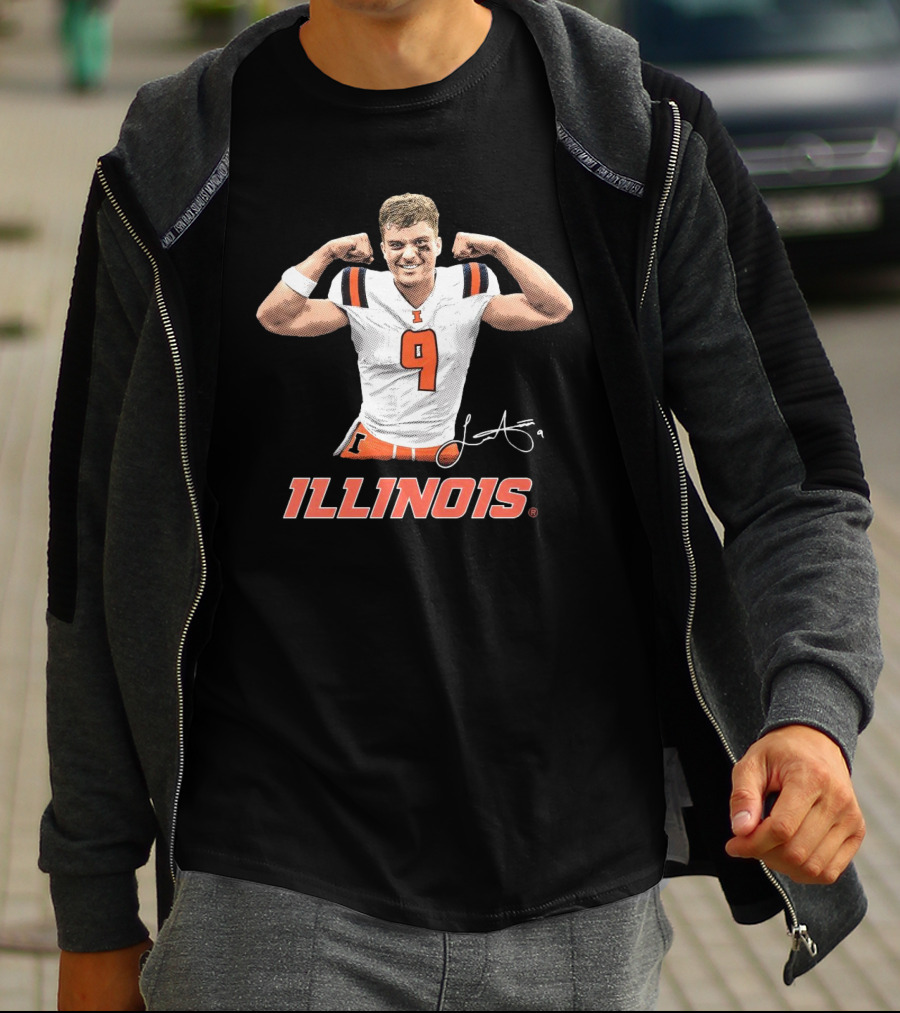 Illinois Fighting Illini Luke Altmyer Flexing With Signature And Number 9 T-Shirt