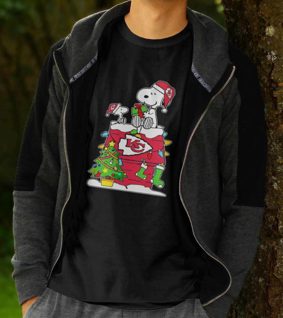 NFL Kansas City Chiefs Snoopy Woodstock Christmas Tree T-Shirt