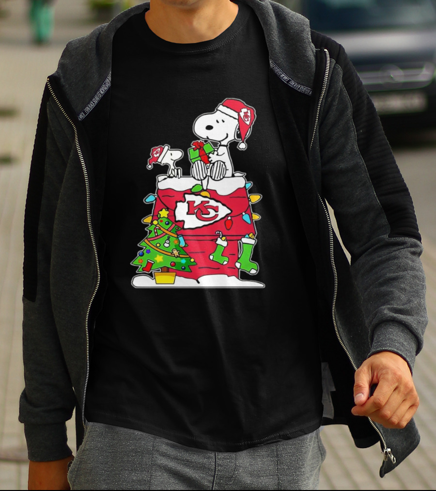 NFL Kansas City Chiefs Snoopy Woodstock Christmas Tree T-Shirt
