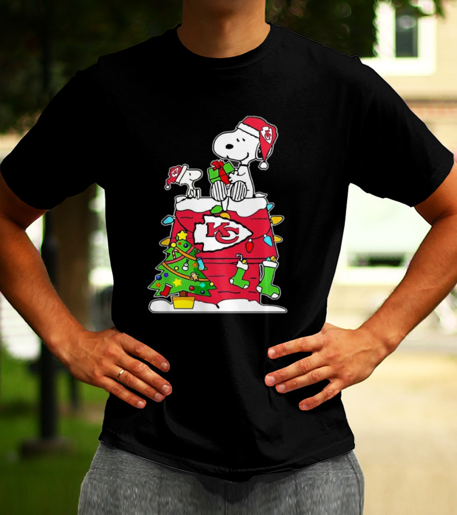 NFL Kansas City Chiefs Snoopy Woodstock Christmas Tree T-Shirt